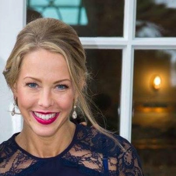 Meet your Posher, Christa - Picture 1 of 1